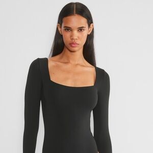 Babaton Contour Top Squareneck